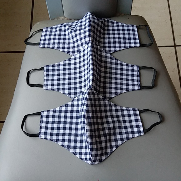 Beautiful NWOT 3 Checkerboard Reusable Masks - Picture 2 of 5